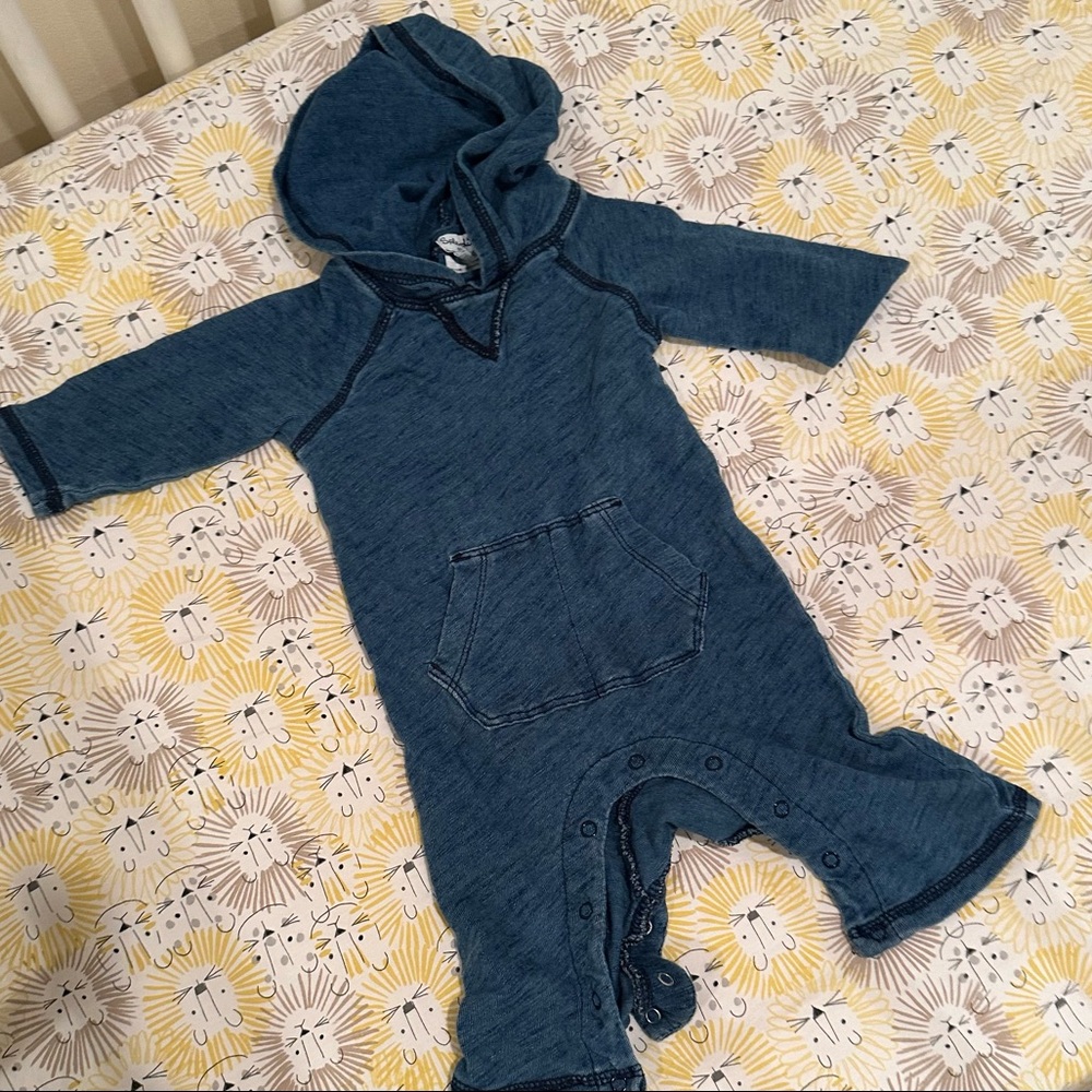 Splendid Hooded Onesie 0-3 mo